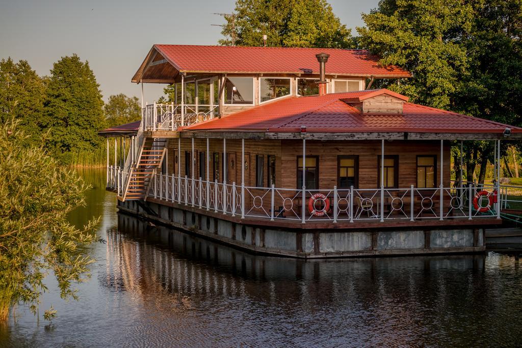 Melynojo Karpio Barza Hotel Kinty Kültér fotó